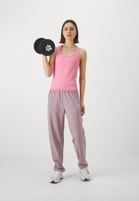 adidas Performance AEROKNIT TANK - Felső - bliss pink/clear pink