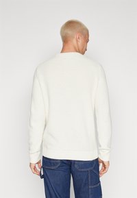 Jack & Jones JORBRODY CREW NECK BF - Džemperis - cloud dancer