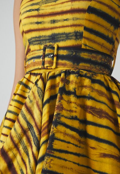 Lukhanyo Mdingi FRILL SLEEVLESS - Cocktail φόρεμα / Φόρεμα για πάρτι - frosty chalk