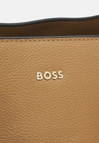 BOSS ALYCE BUSINESS TOTE - Bolso de mano - camel