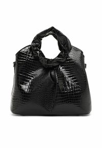 Czarna torebka z teksturą w krokodyli wzór i zebranym uchwytem. Posiada miękki kształt i błyszczące wykończenie.