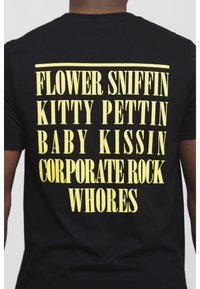 Paradiso Clothing NIRVANA FLOWER SNIFFIN GRAPHIC - Print T-shirt - black