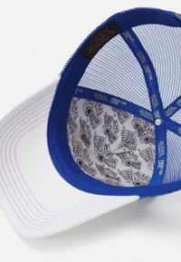 Von Dutch TRUCKER NEWARK - Cap - white/ rainbow