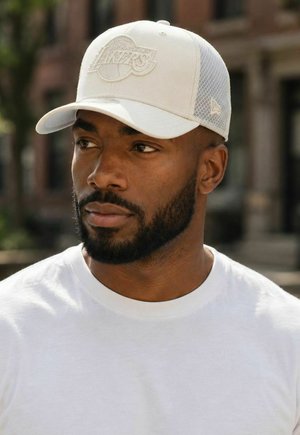 New Era, 9SEVENTY TRUCKER   LOS ANGELES LAKERS - Cap - beige