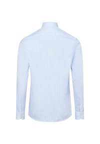 Camicia a maniche lunghe a righe azzurro chiaro e bianco con colletto a polo, vestibilità su misura e polsini a doppio bottone. Tessuto liscio e lavorato.