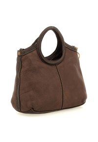 Borsa in pelle marrone con manici circolari, cuciture visibili e una superficie morbida, leggermente testurizzata, fotografata su uno sfondo bianco.