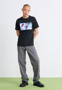 Jordan CREW - Tricou cu imprimeu - black/white