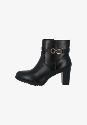 Zwarte leren enkellaars met chunky hak, zijritssluiting en een decoratieve band met een gouden gespdetail. Rubberen zooltextuur.