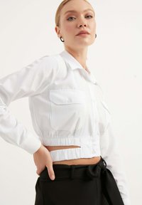 Herita SHIRRED  - Blus - white