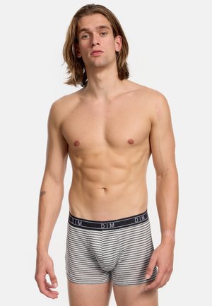 Gestreifte Boxershorts in Grau und Weiß, mit einem schwarzen Bund, der das "DIM"-Logo zeigt. Der Stoff wirkt weich und hat eine enge Passform.
