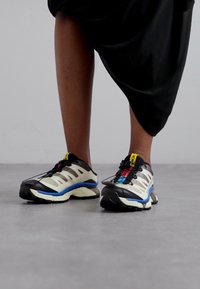 MM6 Maison Margiela XT-4 MULE - Sneakers low - transparent yellow/shale/lapis blue