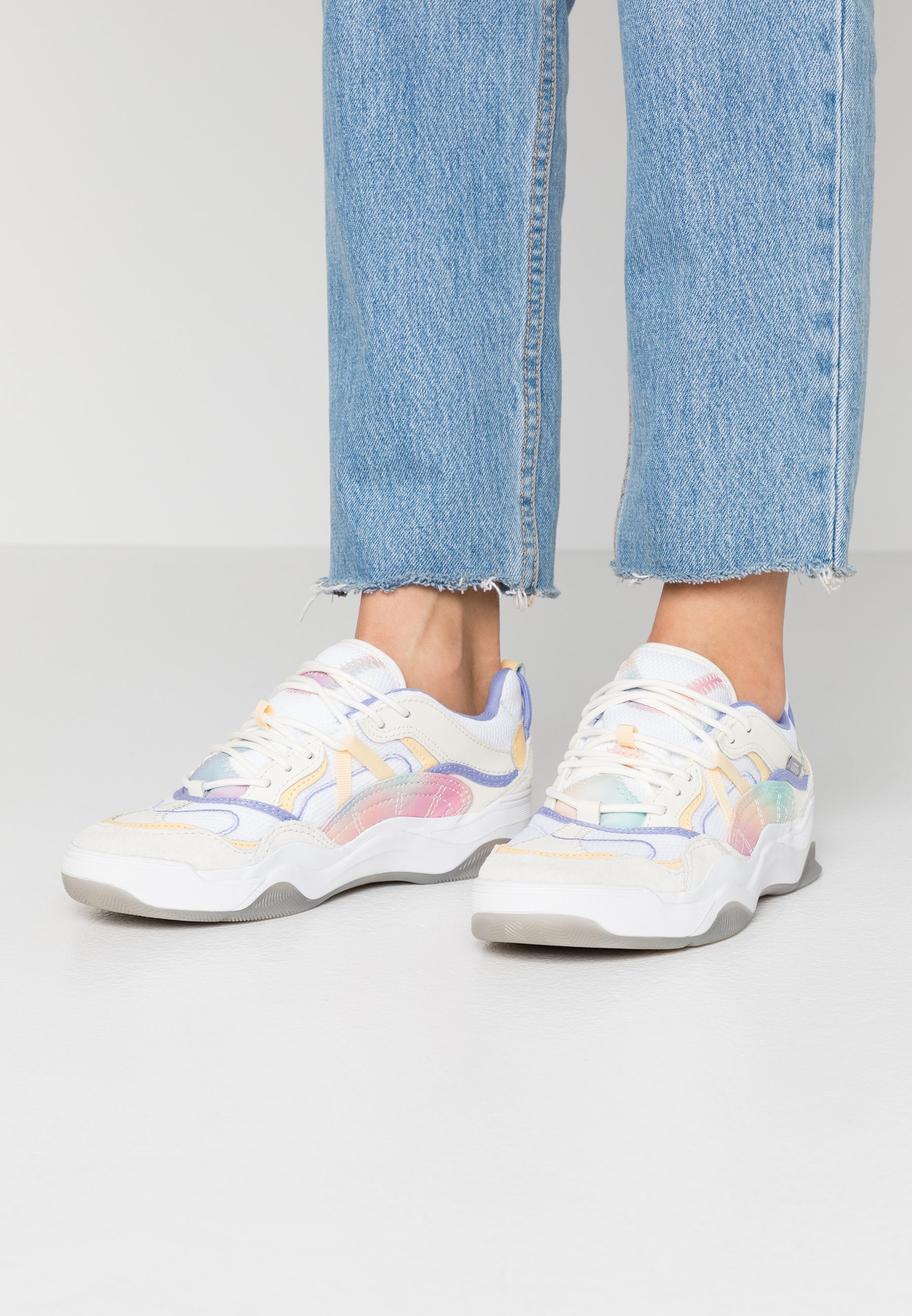 vans varix white trainers
