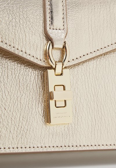 Stuart Weitzman MILAN LOVELETTER - Clutch - light gold-coloured