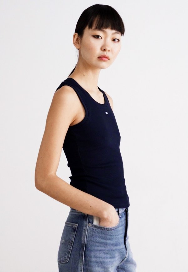 ESSENTIAL TANK  - Top4