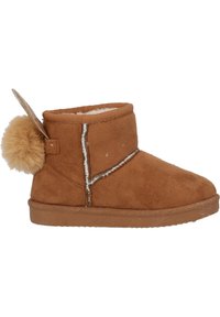 Brun mockaskinn ankelstövel med fluffig pom-pom detalj, mjukt foder, kontrasterande sömmar och en platt gummisula. Har en rundad tådesign.