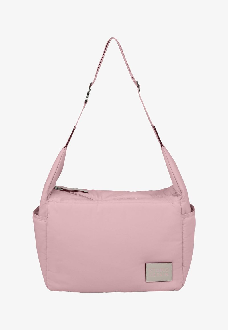 Rózsaszín nejlons válltáska cipzárral, párnázott textúrával, egy állítható pánttal, és egy szürke logóval az elején.