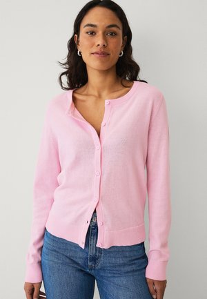 MIT GERIPPTEN DETAILS - Cardigan - light red