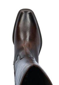 Nelson Laarzen - bruin