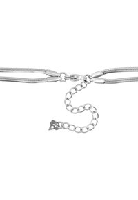Collana in argento con design a più fili, presenta una chiusura a moschettone e una catena di estensione regolabile con un dettaglio a charm triangolare.