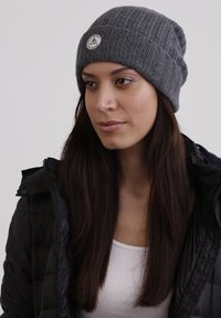 CASH-MERE UNISEX metaliczny szary