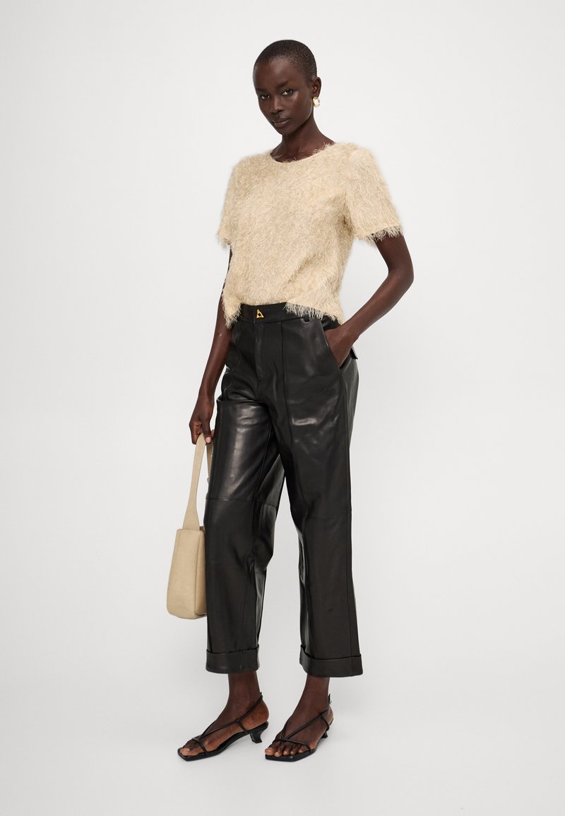 Pantalon En Cuir Noir Doublé Femme Taille 40 (US Small) - Marque Berto Lucci Fabriqué En Italie