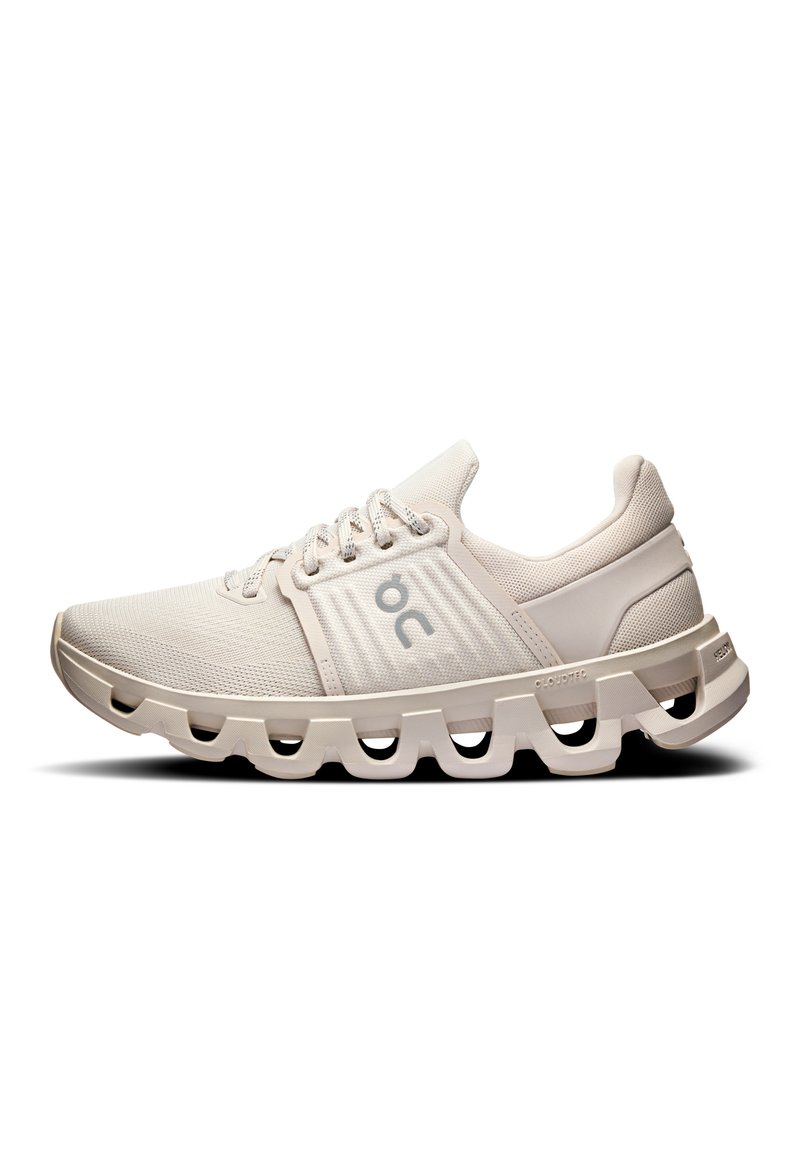 On CLOUDSWIFT 4 AD - Trainers - sand   ivory