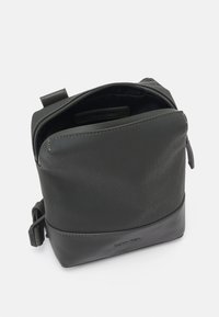 Calvin Klein TECH SENSUAL REPORTER UNISEX - Borsa a tracolla - dark olive