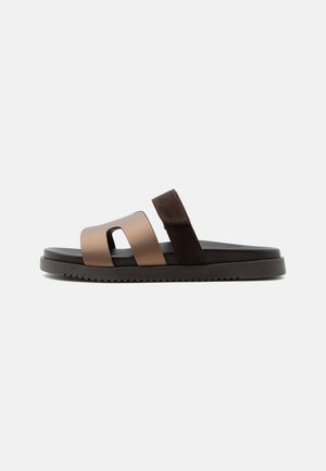 Steve Madden - Klapki płaskie