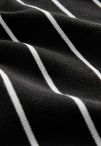 Thumbnail Image 7
