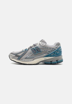 Sneakers - silver-coloured
