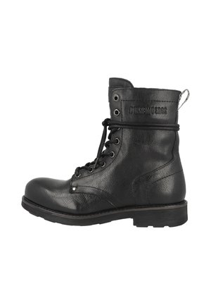 Schwarzer Leder-Schnürstiefel mit dicker Sohle, Metallösen und geprägt Bikkembergs-Logo am Schaft.