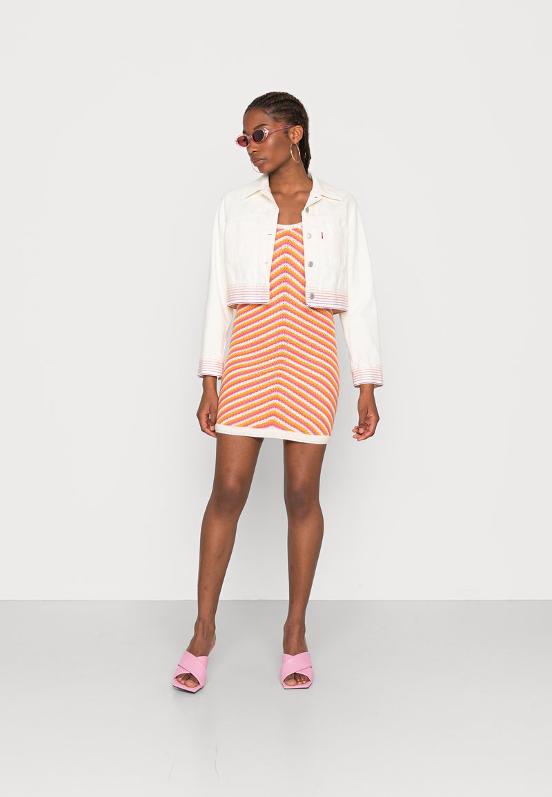 Damen Freizeitkleider | Noisy May NMDEE CROCKET MINI DRESS Strickkleid eggnog/ibis rose/radiant yellow/offwhite - FD35021 Damen Freizeitkleider | Noisy May NMDEE CROCKET MINI DRESS Strickkleid eggnog/ibis rose/radiant yellow/offwhite - FD35021