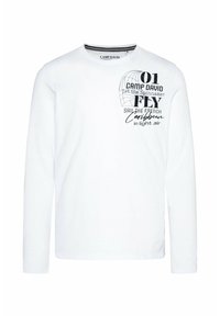T-shirt bianca a maniche lunghe in cotone, con testo e design stampati in nero sul davanti, inclusi motivi di globo e navigazione.