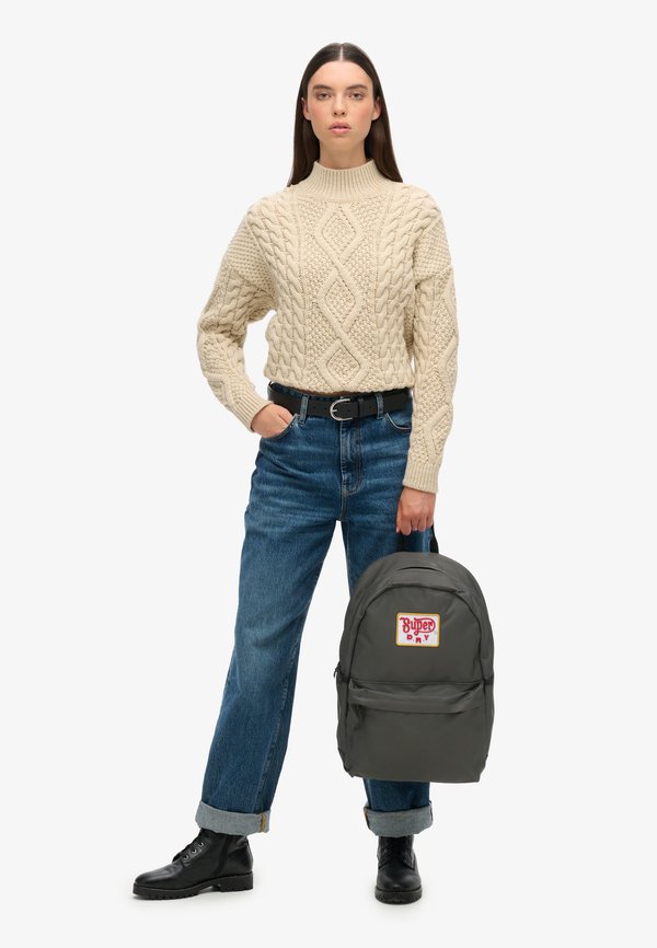 PATCHED MONTANA - Tagesrucksack