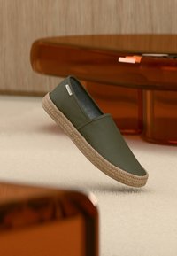 Επιλέχθηκε, deep lichen green