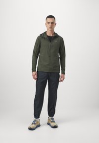 Patagonia AIRSHED PRO - Vetrovka - pine needle green