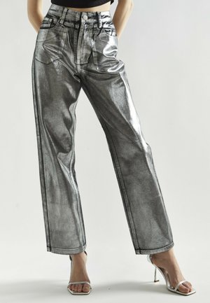 - Jeansy Straight Leg