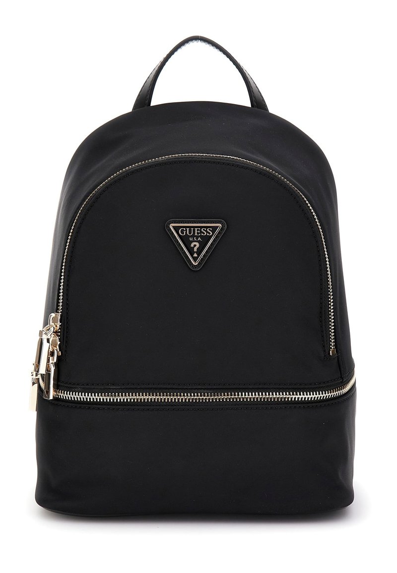 Zaino in nylon nero con design arrotondato, chiusura con zip, hardware dorato e logo del marchio triangolare sul davanti. Manico doppio superiore.