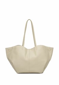 Geantă de umăr din piele bej, cu un design moale și structurat, două mânere lungi și detalii vizibile de cusătură pe partea din față.