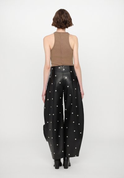 A.W.A.K.E. MODE COVERED TROUSER WITH SNAP ON POCKETS - Trousers - black