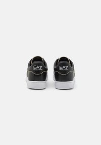 EA7 Emporio Armani CLASSIC UNISEX - Športni copati - black/gold