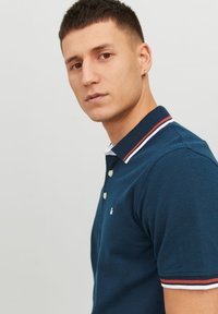 Jack & Jones PAULOS SS NOOS - Poloshirt - sailor blue