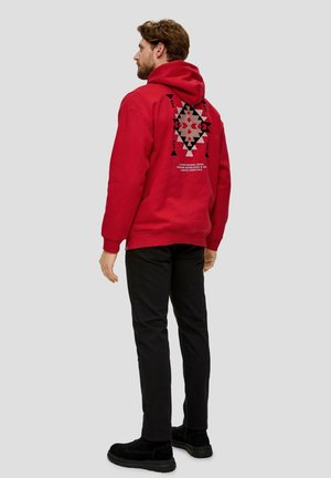 s.Oliver MIT STICKEREI - Hoodie - chilirot