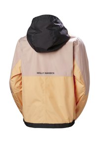 Chaqueta ligera a bloques de color con capucha negra, que cuenta con paneles en rosa pálido y amarillo suave. Incluye puños elásticos y un logotipo en la parte posterior.