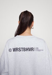 WRSTBHVR Felpa - grey