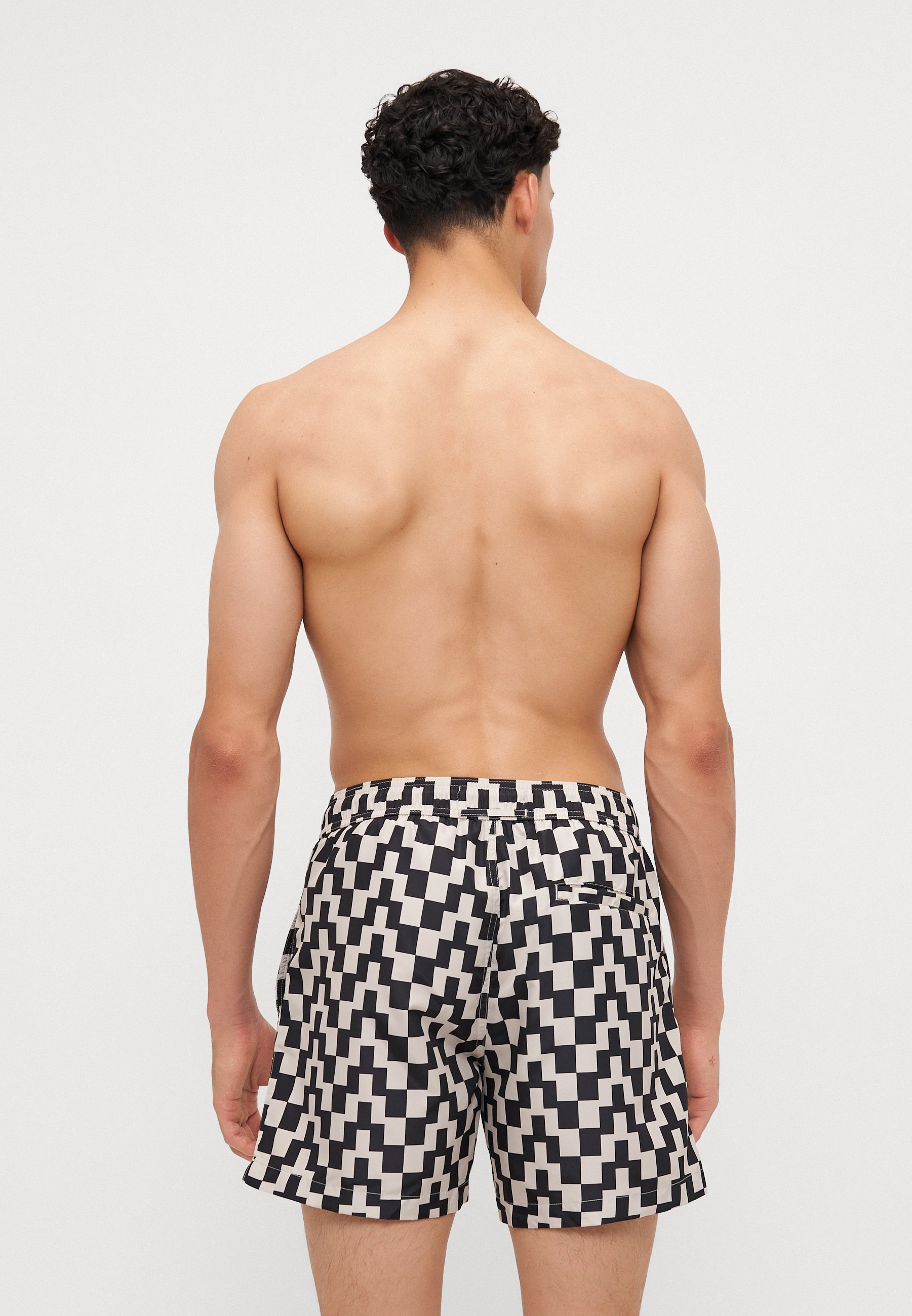J.LINDEBERG｜ (BANKS  GEO SWIM TRUNKS (FMPA11521-O Banks Island Geo Swim Trunks / Island Geo Jellybean – J