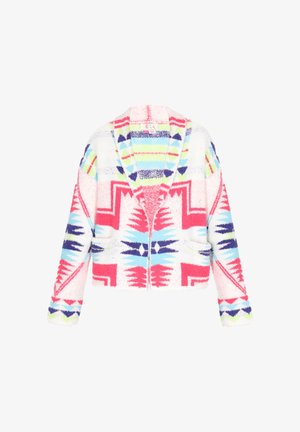 Flauschige Zip-Jacke mit Kapuze, ausgestattet mit einem mehrfarbigen geometrischen Muster in Pink, Blau und Grün auf einem weißen Hintergrund.