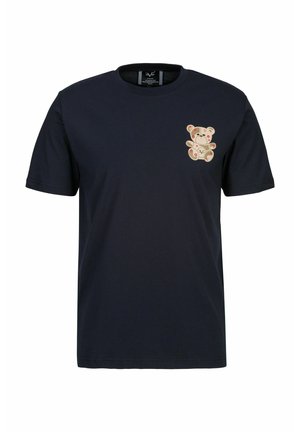 Marineblauwe katoenen t-shirt met een beerafbeelding op de linkerkant van de borst. Korte mouwen, klassieke ronde hals, gladde textuur.