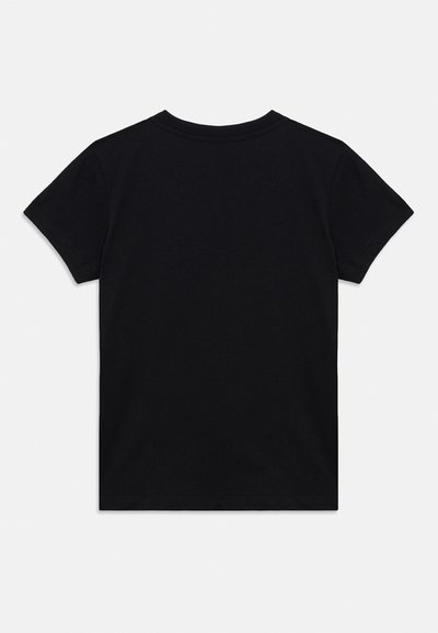 Μαύρο βαμβακερό μπλουζάκι με κοντά μανίκια, στρογγυλή λαιμόκοψη και απλό σχέδιο. Χωρίς γραφικά ή μοτίβα, με λεία υφή και ομοιόμορφη ραφή.