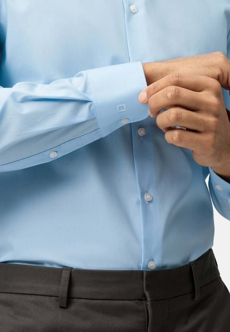 Camicia da uomo color salmone a maniche lunghe, vestibilità slim, tint – - Discover Diversity